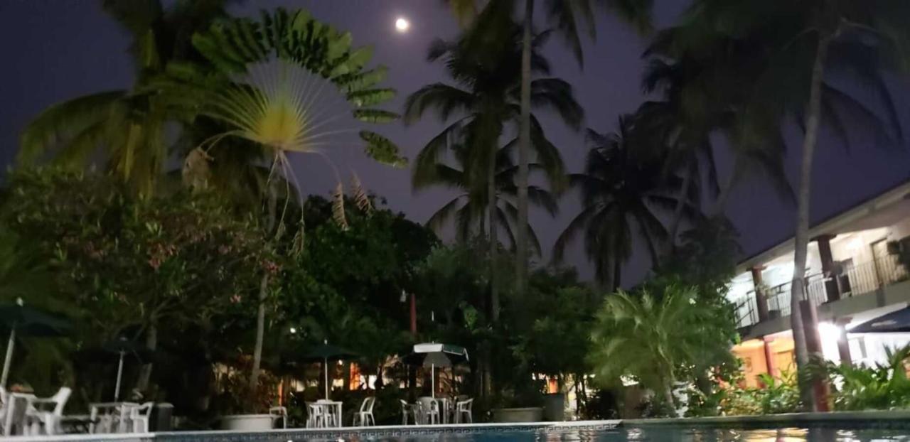 Hotel Albatros ปูแอร์โตเอสกอนดิโด ภายนอก รูปภาพ